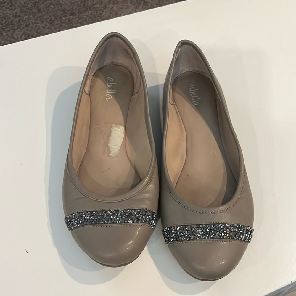 Abella Flats